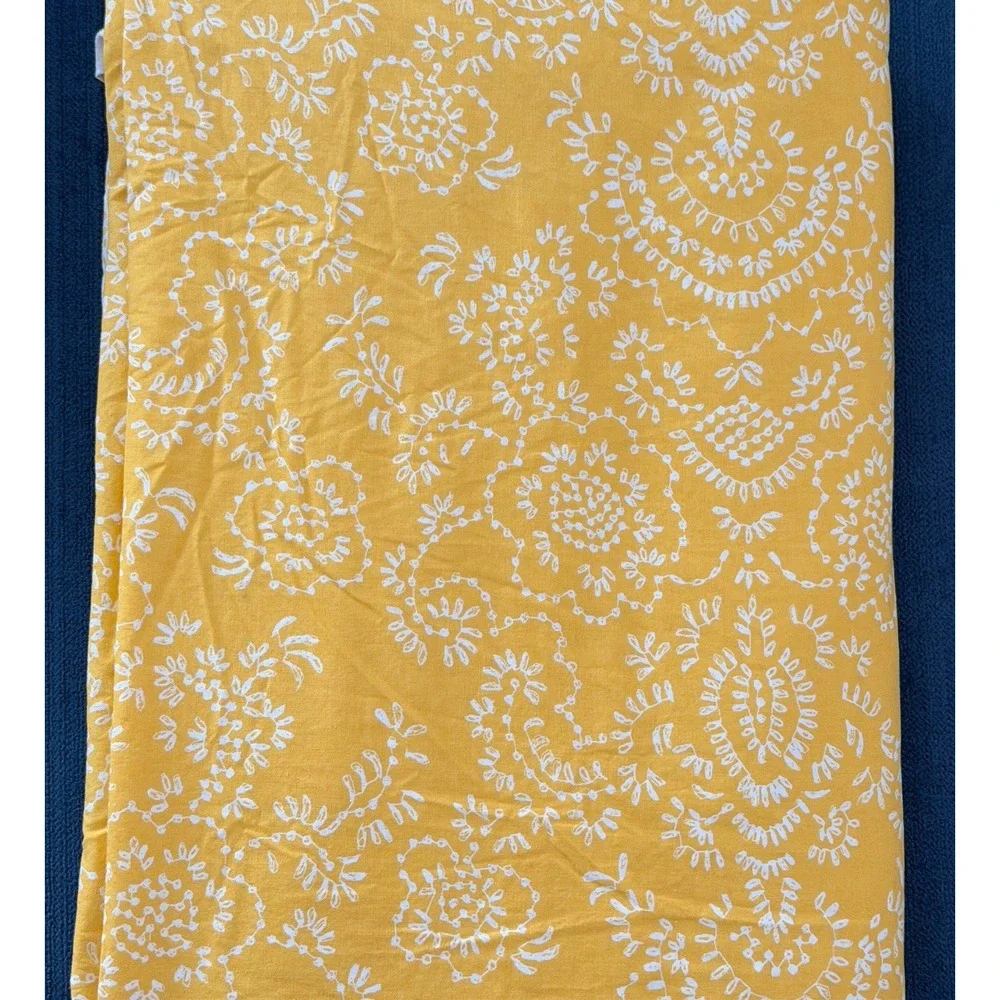 IKEA AKERTISTEL Duvet Cover King SZ Yellow White Reversible Pillowcase 102 X 85